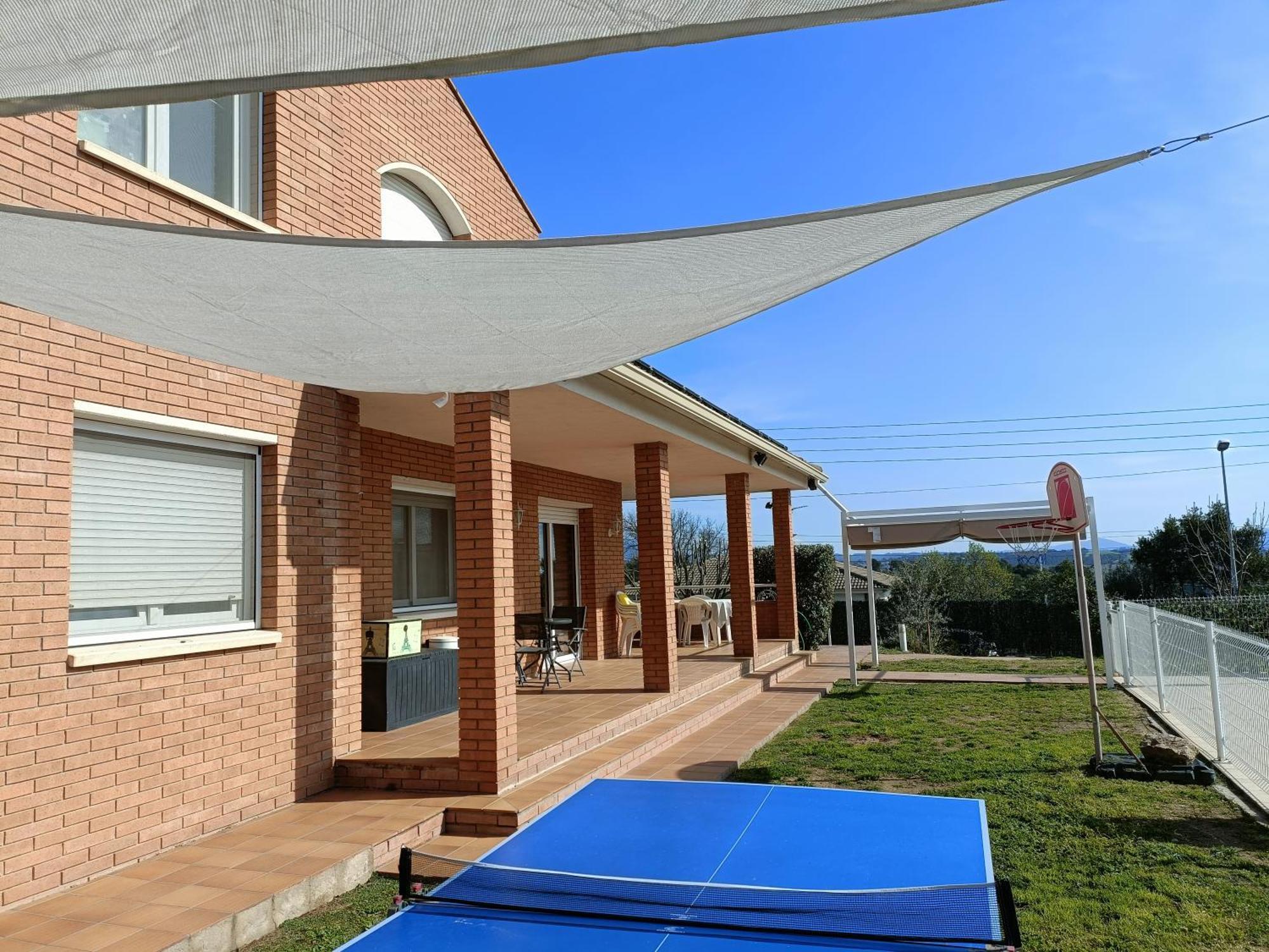 Casa Con Jardin Y Piscina Privada. Villa Santa Eulalia de Ronsaná Exterior foto